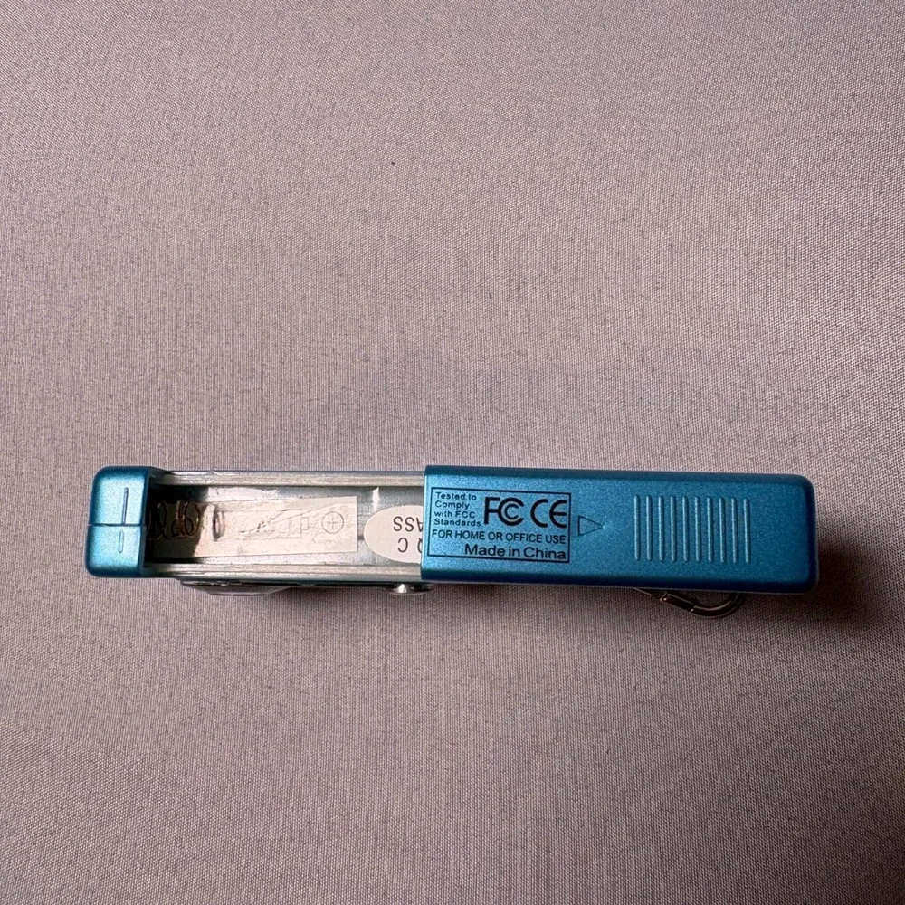 Vivitar Mini Digital Camera Blue Keychain Compact Portable F2.8 f=3.9 Tested
